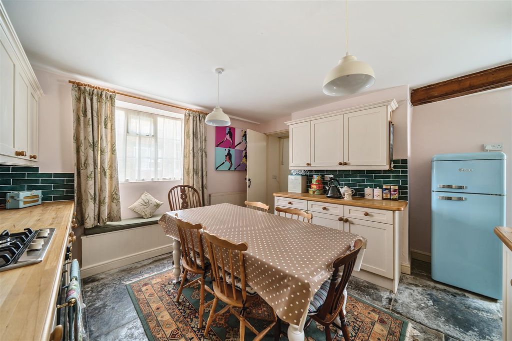 Property photo 3 of 15 Kitchen