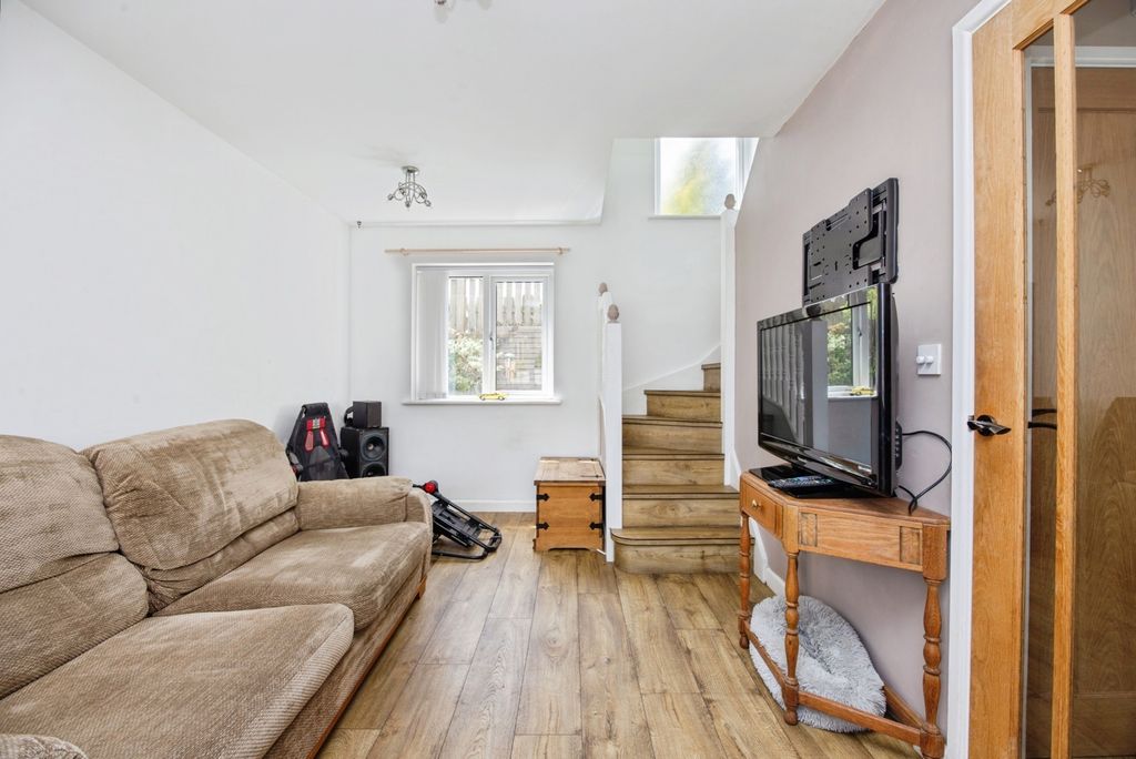 Property photo 2 of 17 Photo