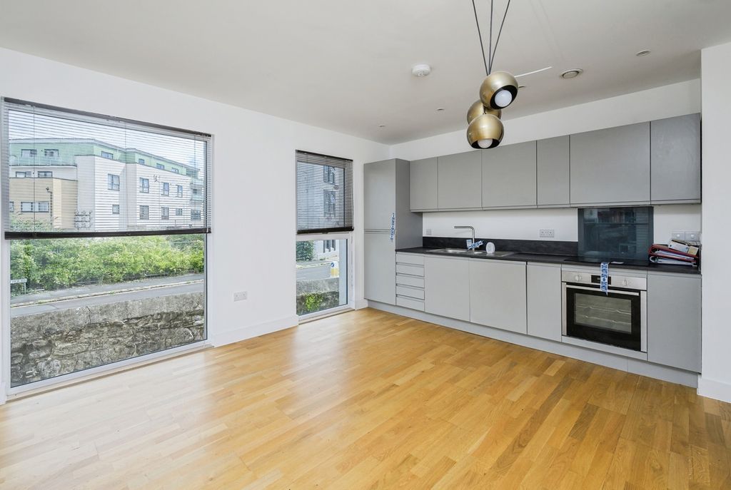 Property photo 3 of 14 Pbox-Img.Jpg