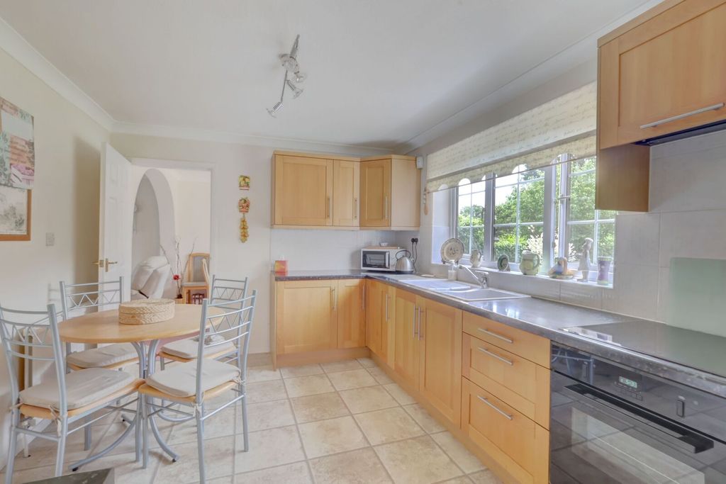 Property photo 3 of 17 Picture No. 11