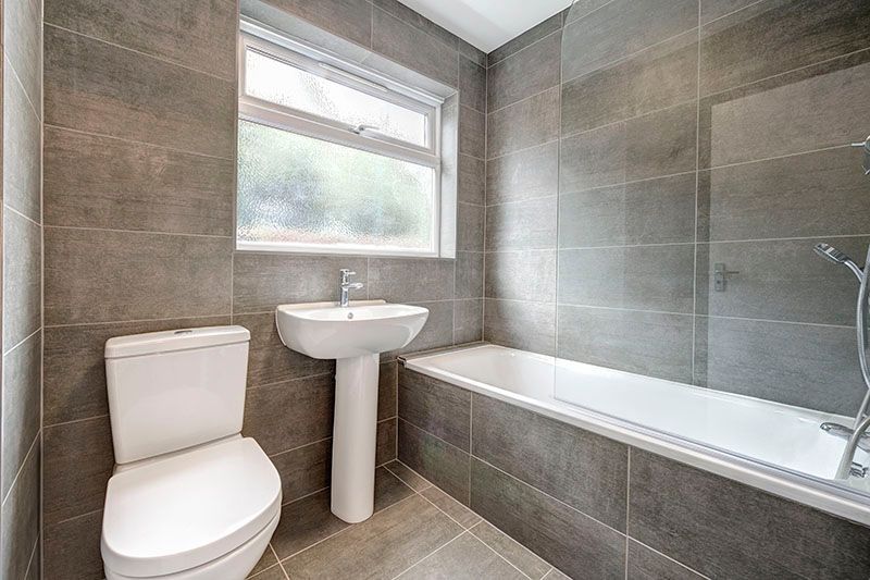 Property photo 3 of 8 Bathroom