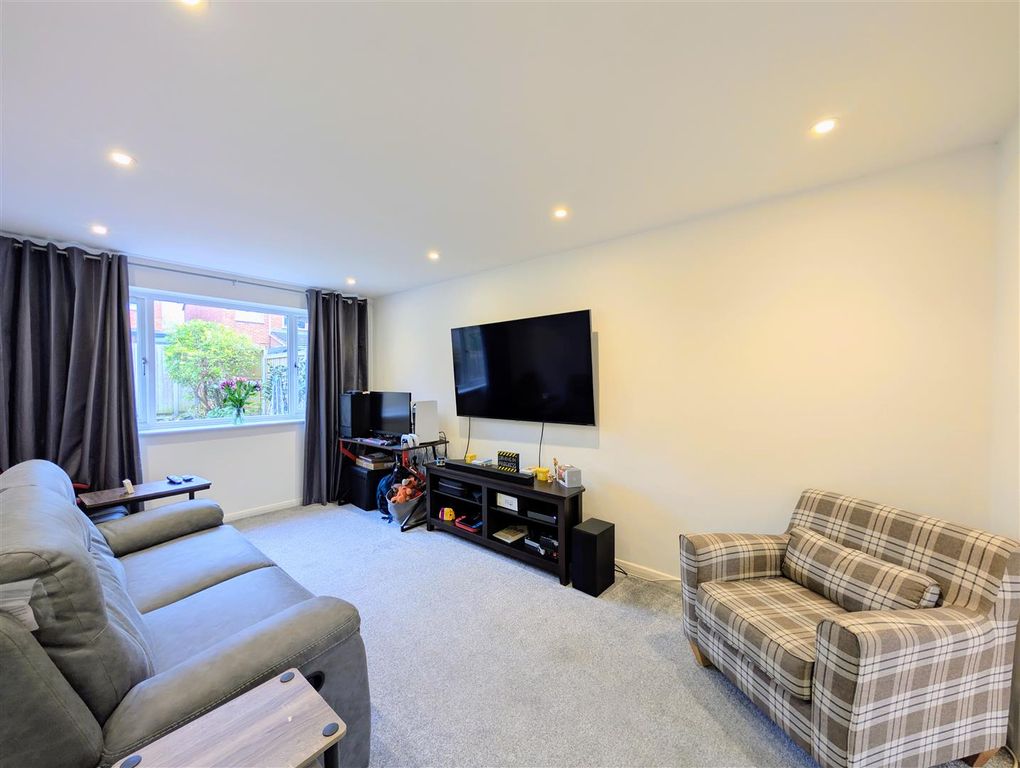 Property photo 2 of 14