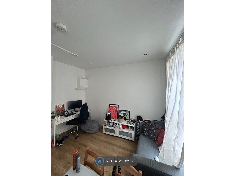 Property photo 3 of 4