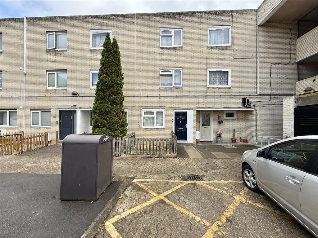 Property photo 1 of 2