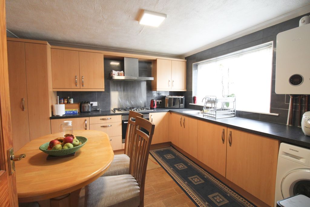 Property photo 3 of 11 Img_7118