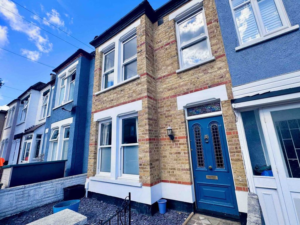 Property photo 1 of 15 Frontage
