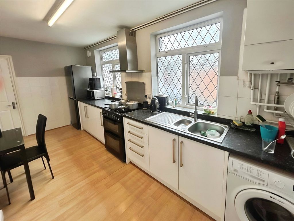 Property photo 2 of 17 Kitchen