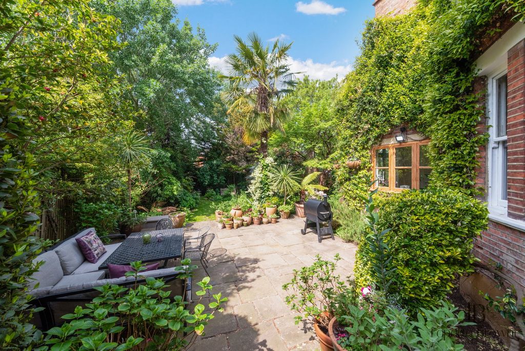 Property photo 3 of 53