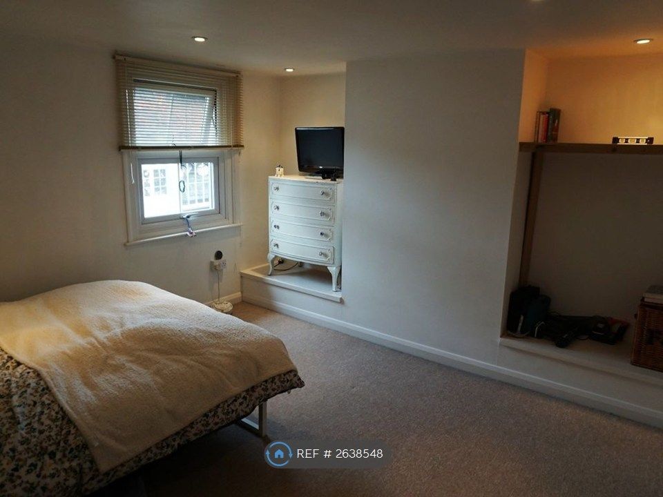 Property photo 2 of 4 Main Bedroom