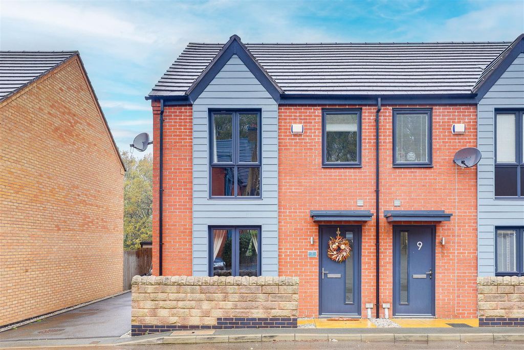 Property photo 1 of 22 12256.Jpg