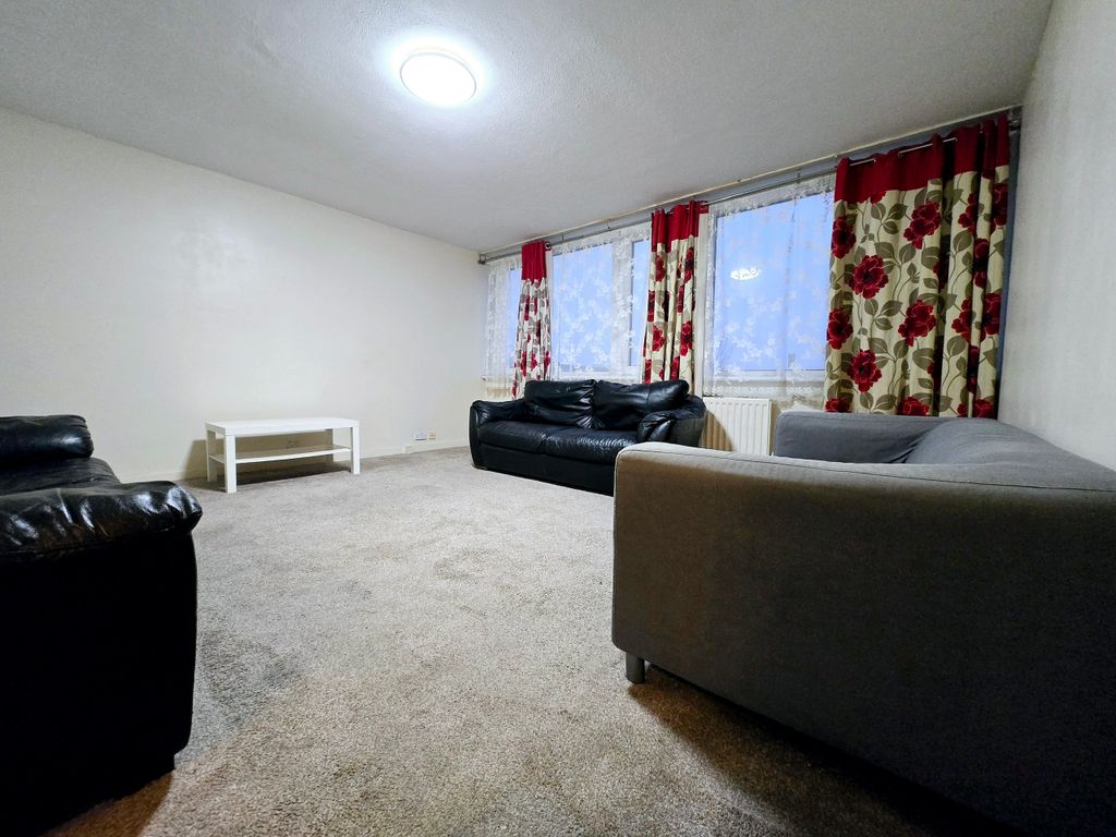 Property photo 3 of 10 Listing_800139_0003_976389Ef