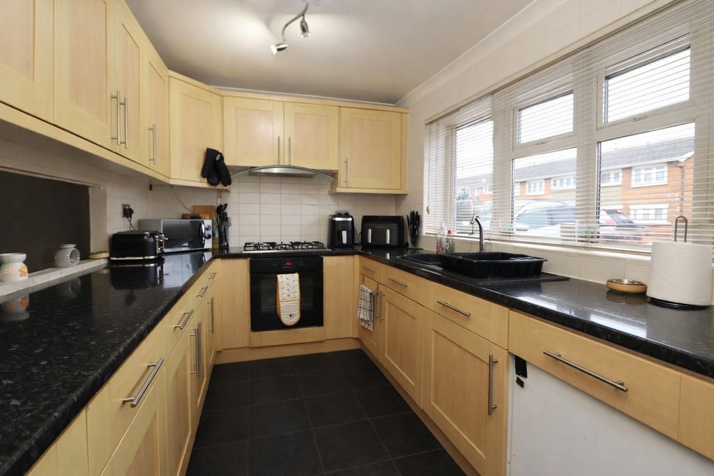 Property photo 2 of 21