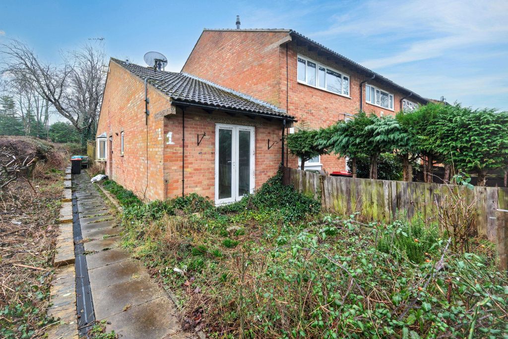 Property photo 1 of 18 1 Church Lees, Great Linford, Milton Keynes, Mk14 5Eb