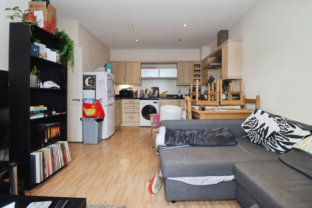 Property photo 3 of 11 Pbox-Img.Jpg