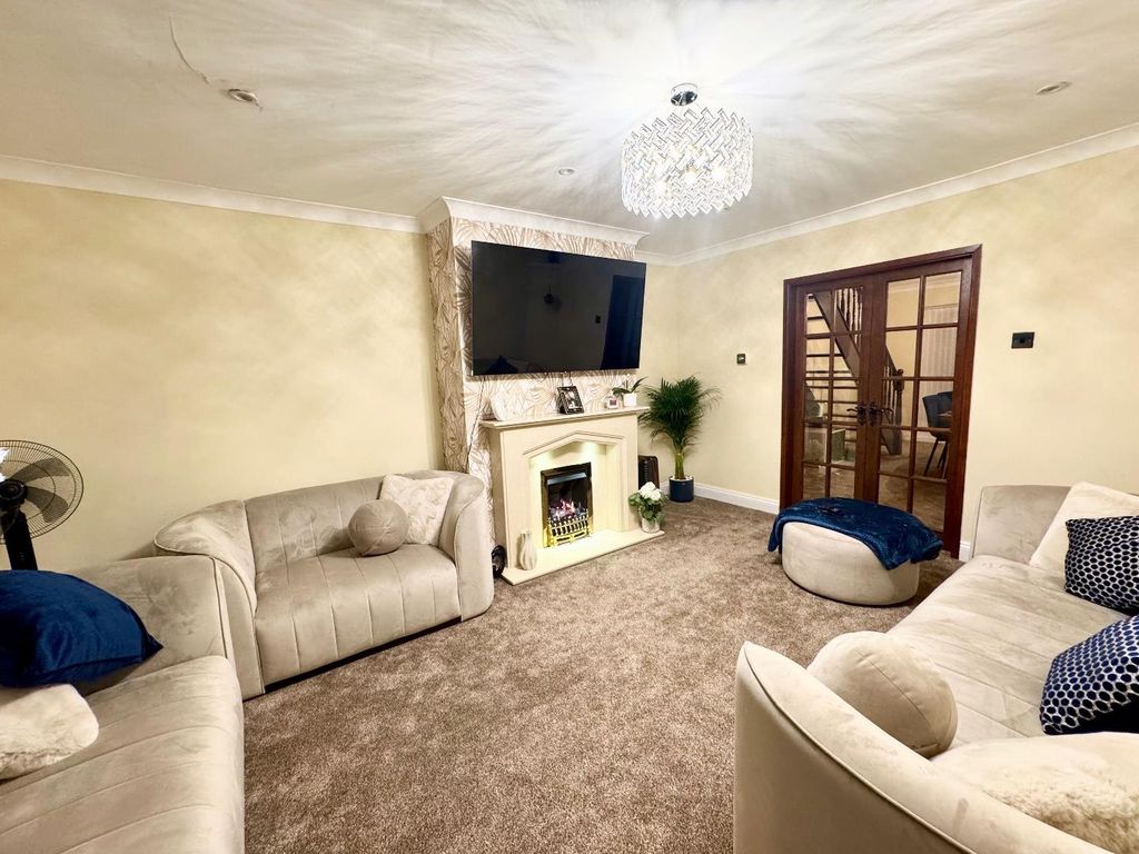 Property photo 2 of 10 Lounge