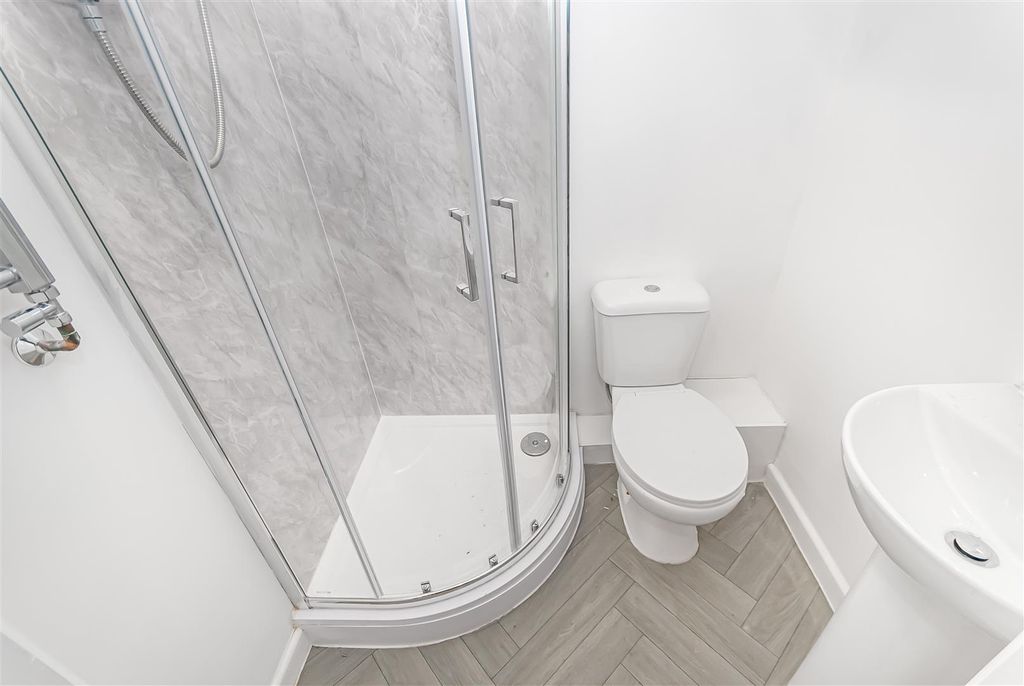 Property photo 2 of 6 2nd F Room 4A.Jpg