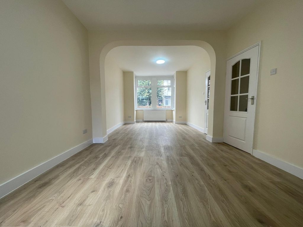 Property photo 2 of 9 Gallery
