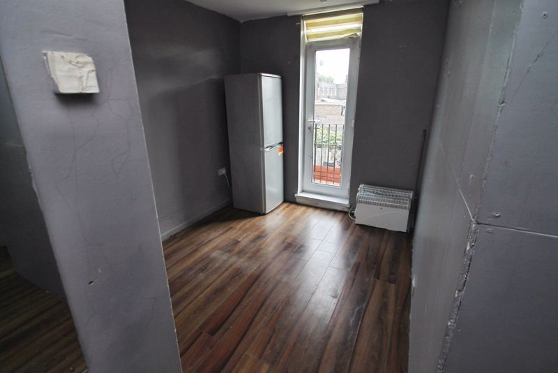 Property photo 3 of 9 Photo 13