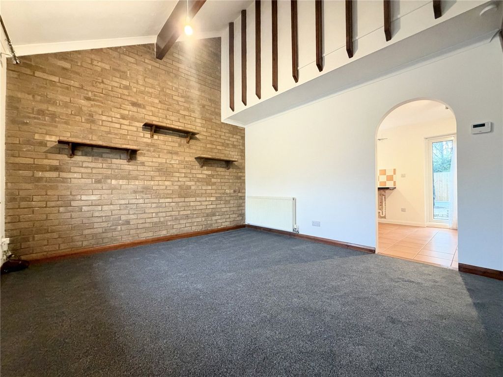 Property photo 2 of 12 Lounge