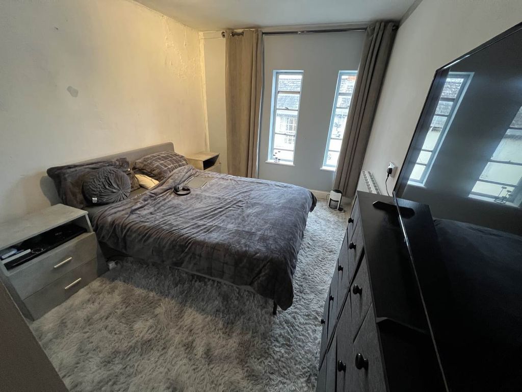Property photo 3 of 10 Bedroom