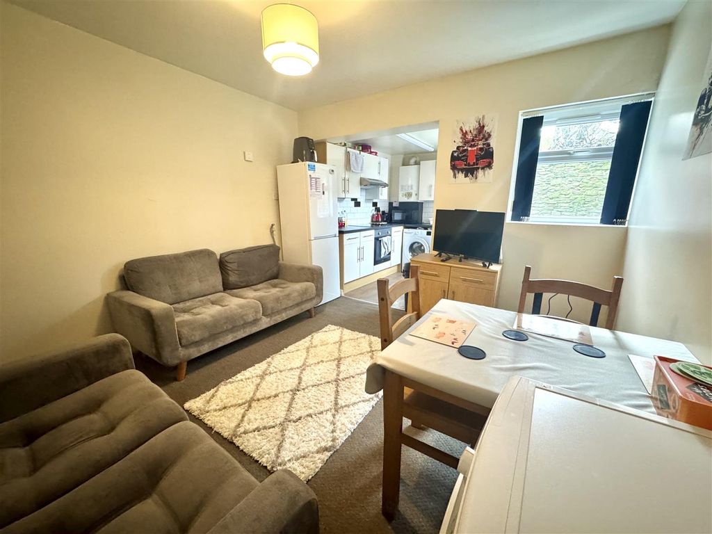 Property photo 1 of 11 Tempimage1Agf5H.Jpg