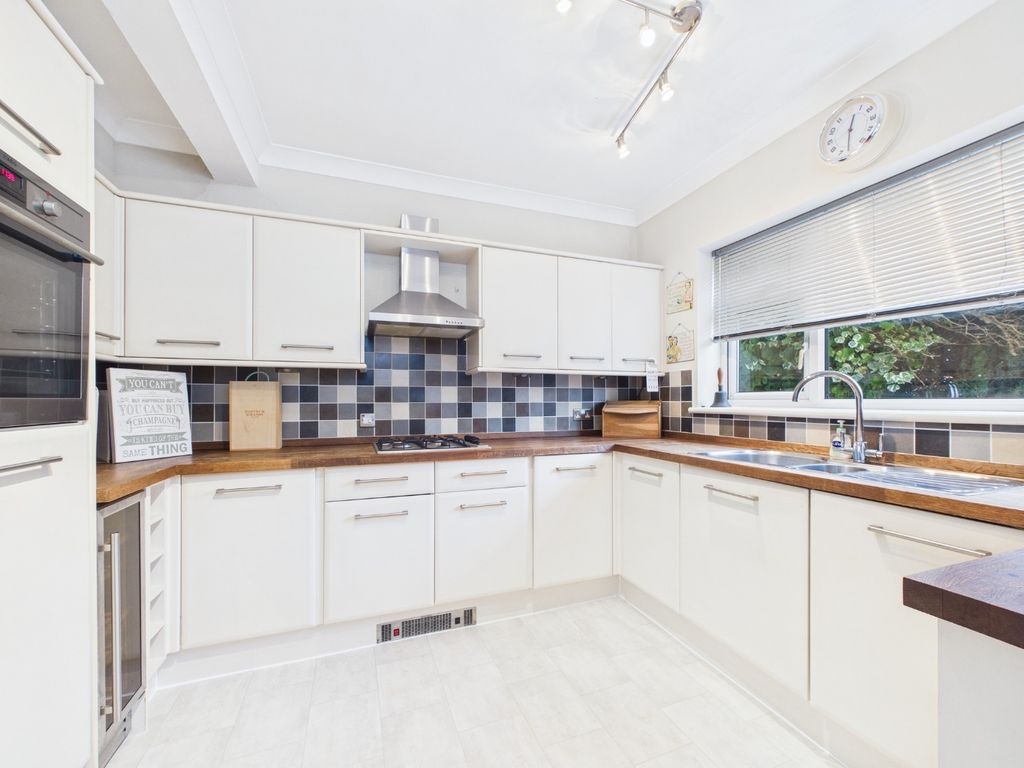 Property photo 2 of 21 4818034