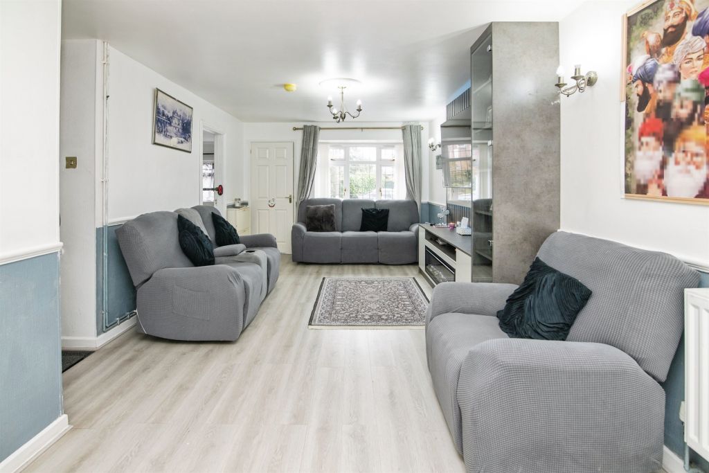 Property photo 3 of 19