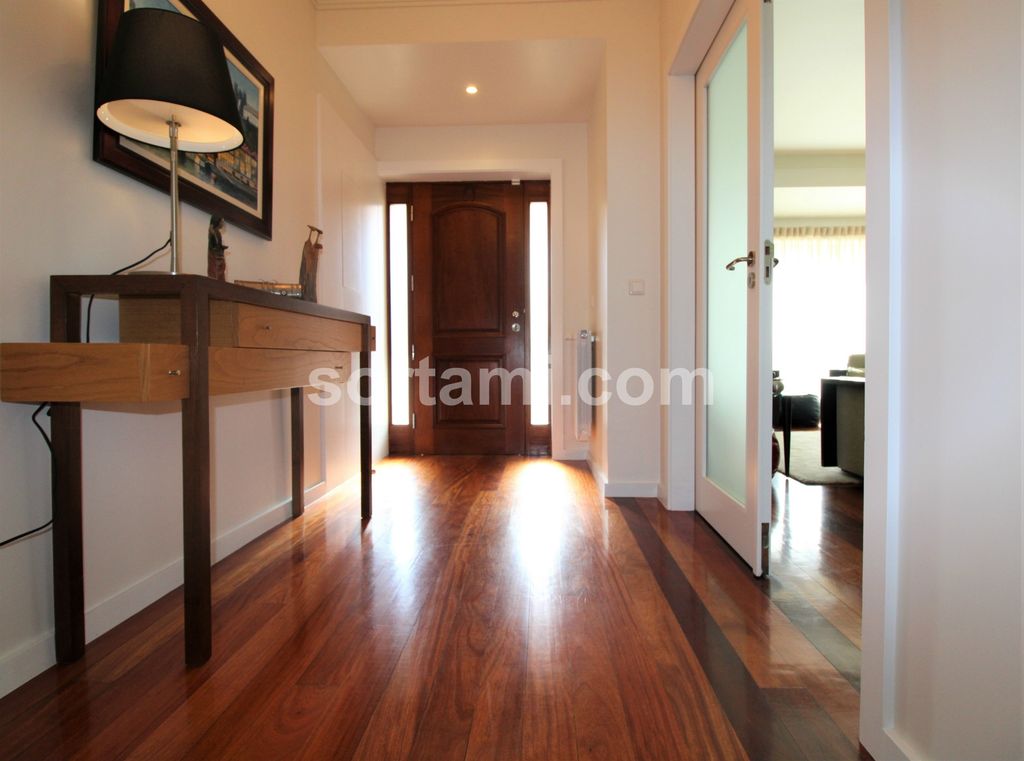 Property photo 2 of 50