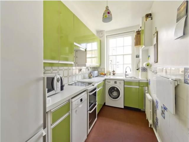 Property photo 3 of 6 Kitchen
