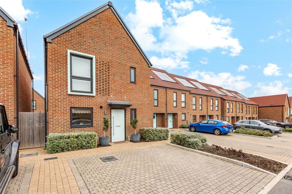 Property photo 1 of 20 Front