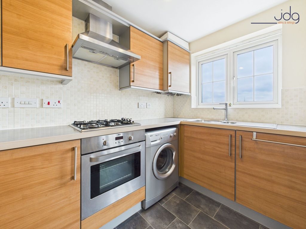 Property photo 3 of 14 Kitchen