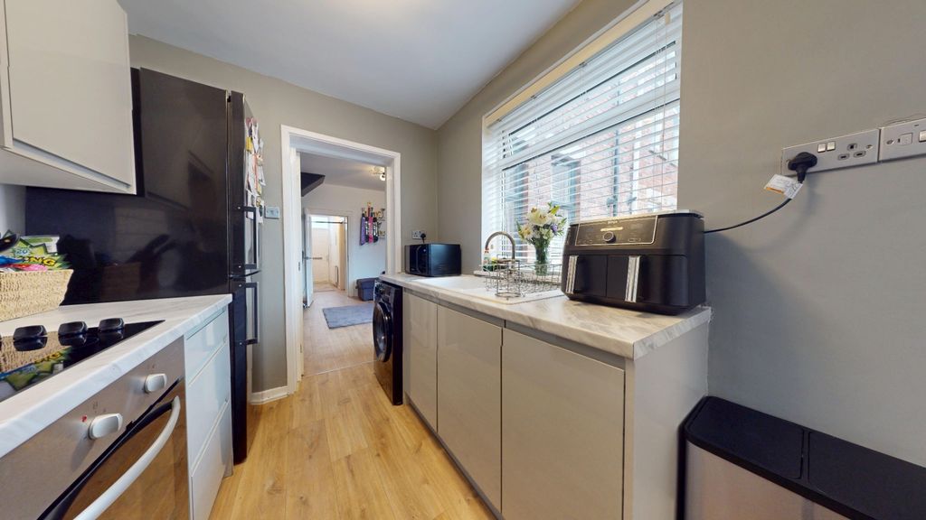Property photo 3 of 18 4007073