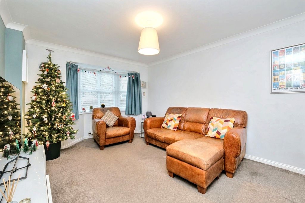 Property photo 2 of 22
