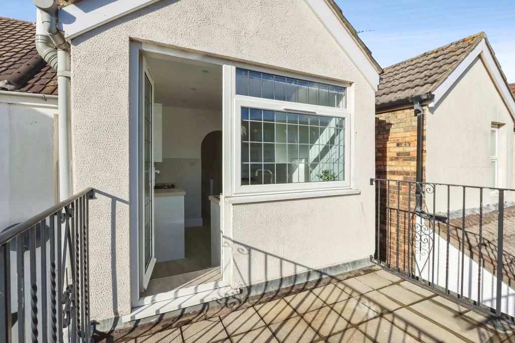 Property photo 3 of 13 Sun Terrace