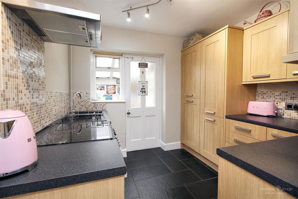 Property photo 3 of 29 Kitchen