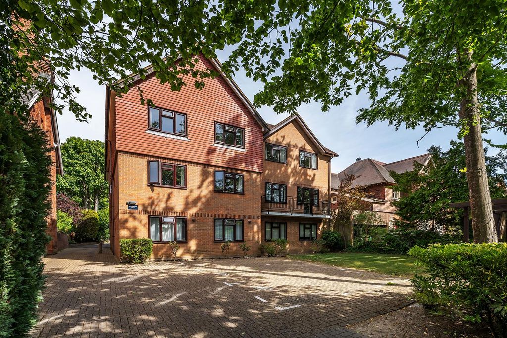 Property photo 1 of 20 Flat-10-Beechwood-Court-7.Jpg