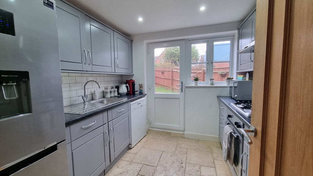 Property photo 3 of 22