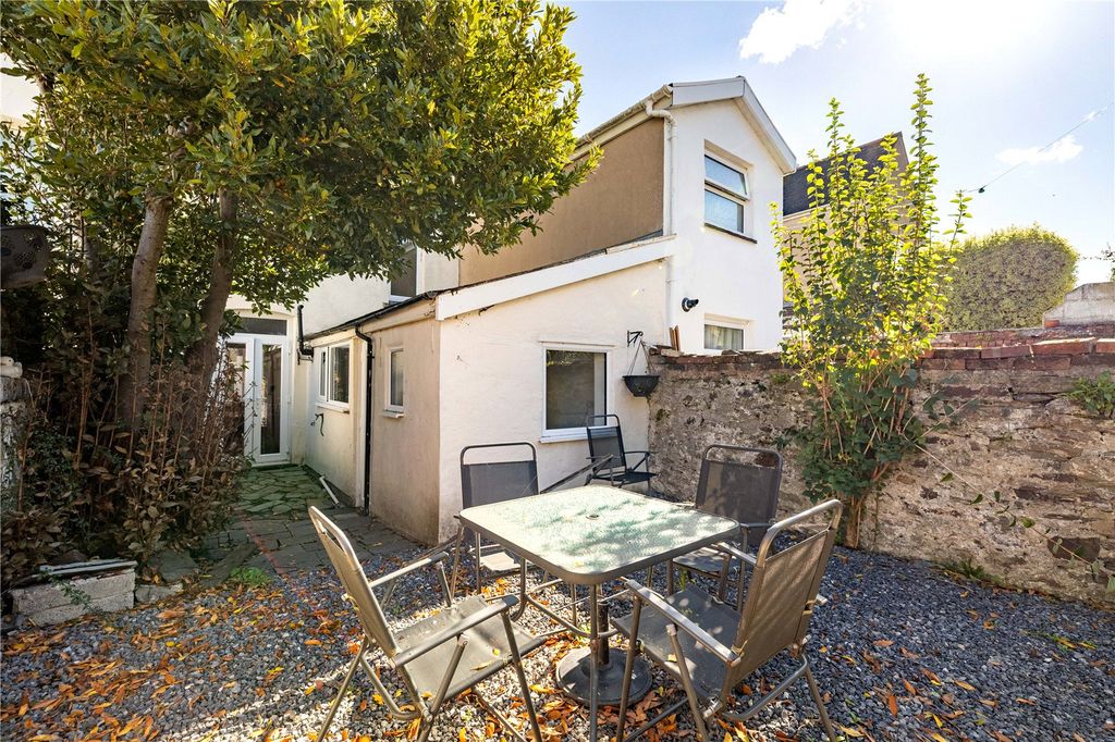 Property photo 2 of 16 Picture No. 24