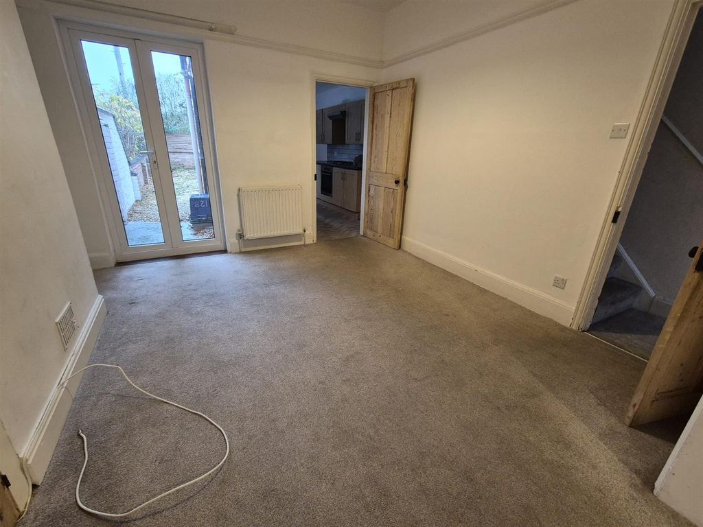 Property photo 3 of 9 Dining Area