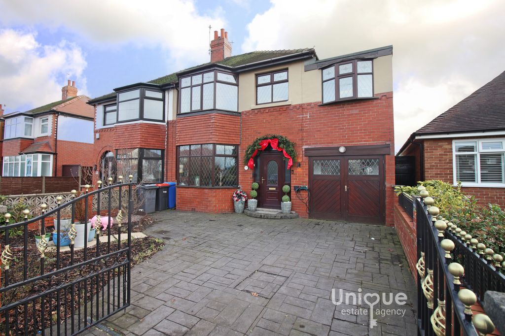 Property photo 2 of 29