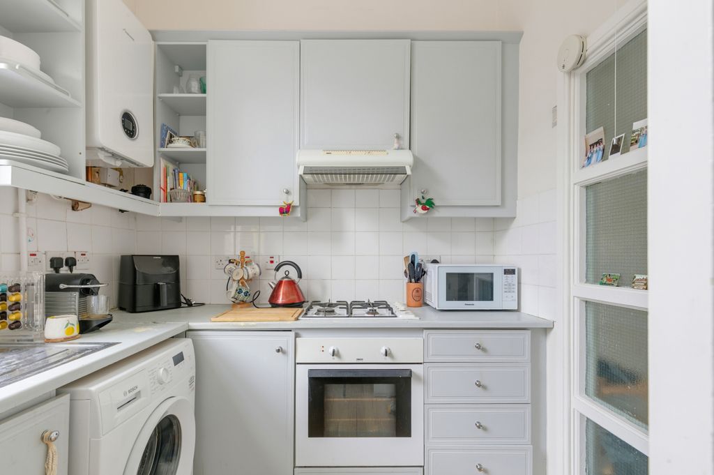 Property photo 3 of 16 Kitchen