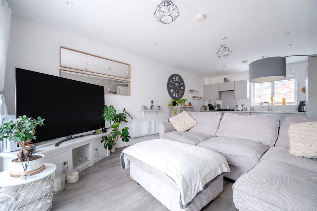 Property photo 3 of 15 Picture No. 32