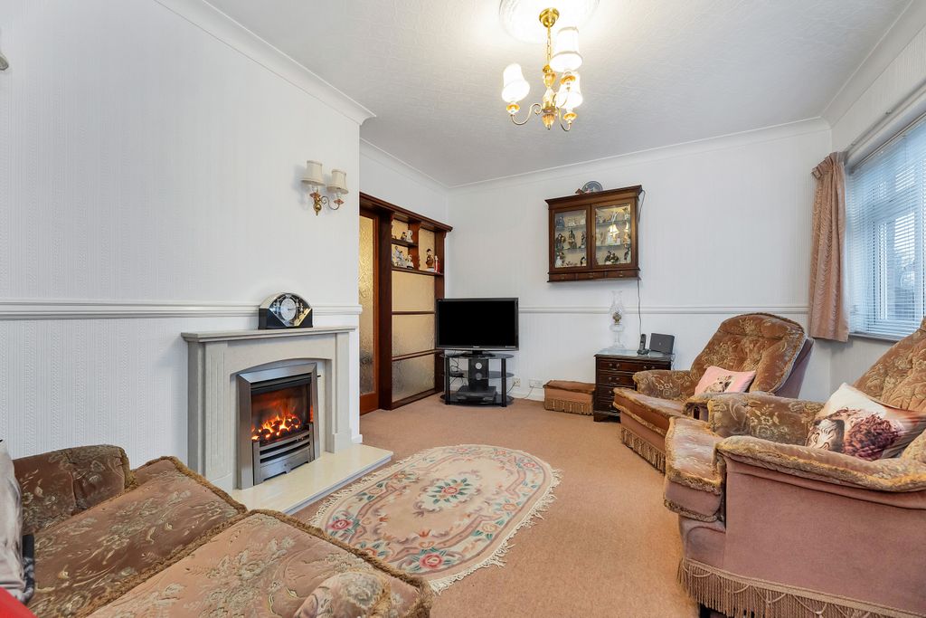 Property photo 2 of 20 Living Room