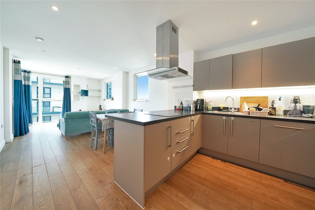 Property photo 2 of 20 Kitchen