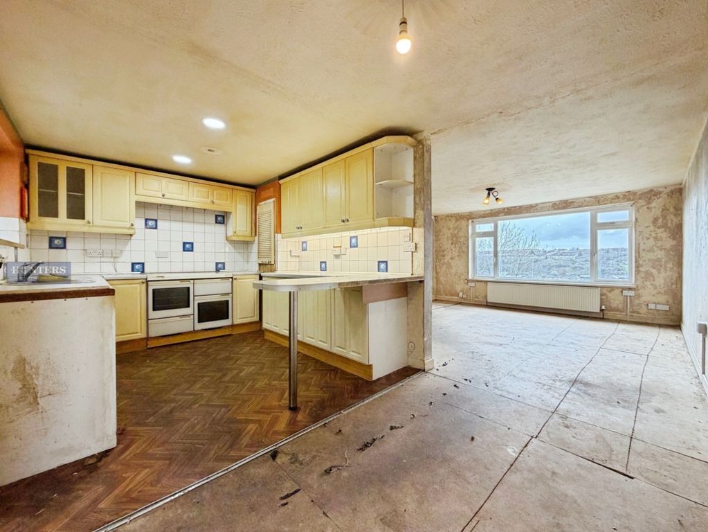 Property photo 2 of 35 Kitchen