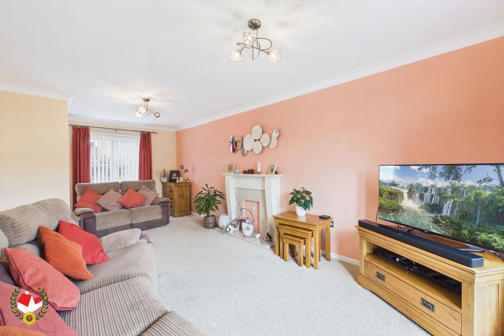 Property photo 2 of 20