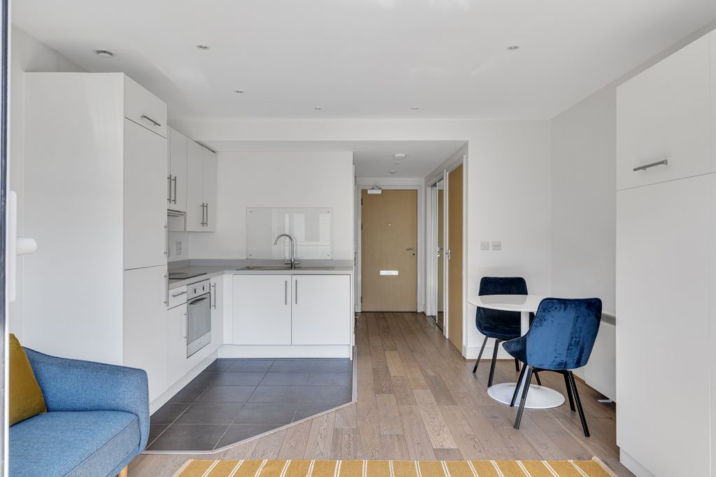 Property photo 2 of 13 7