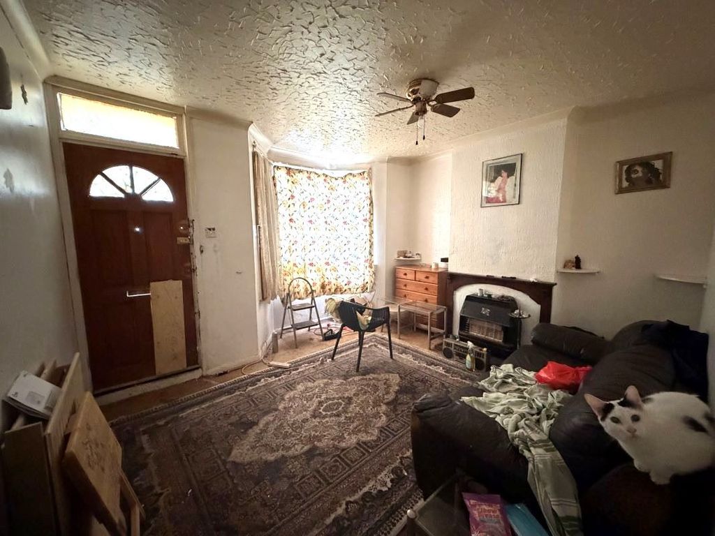 Property photo 2 of 6