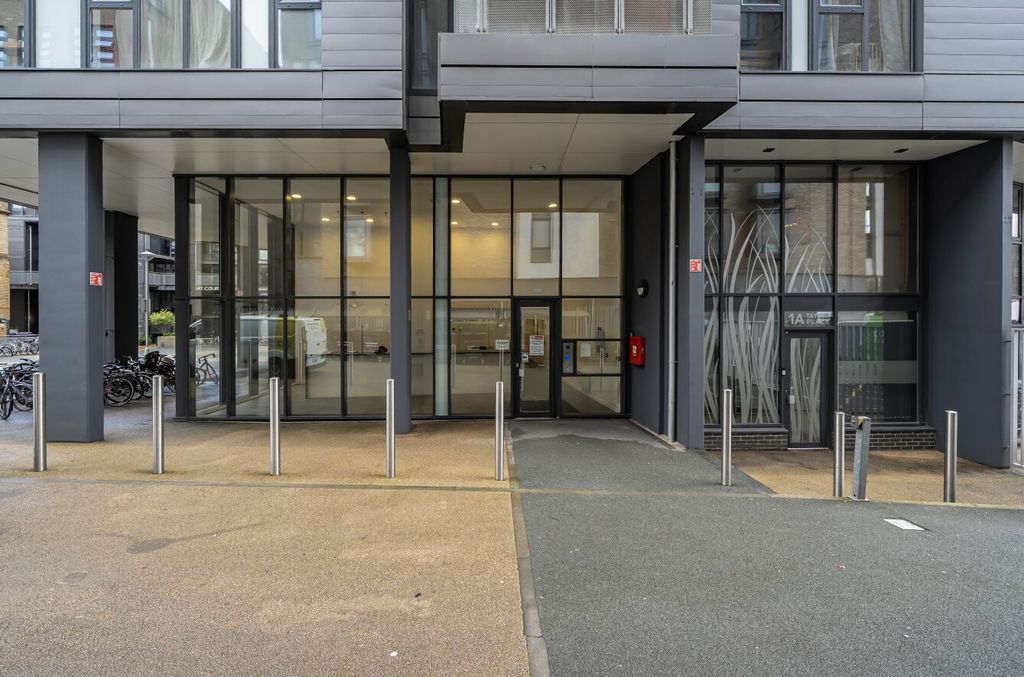 Property photo 1 of 16 1416369-1-698F226...