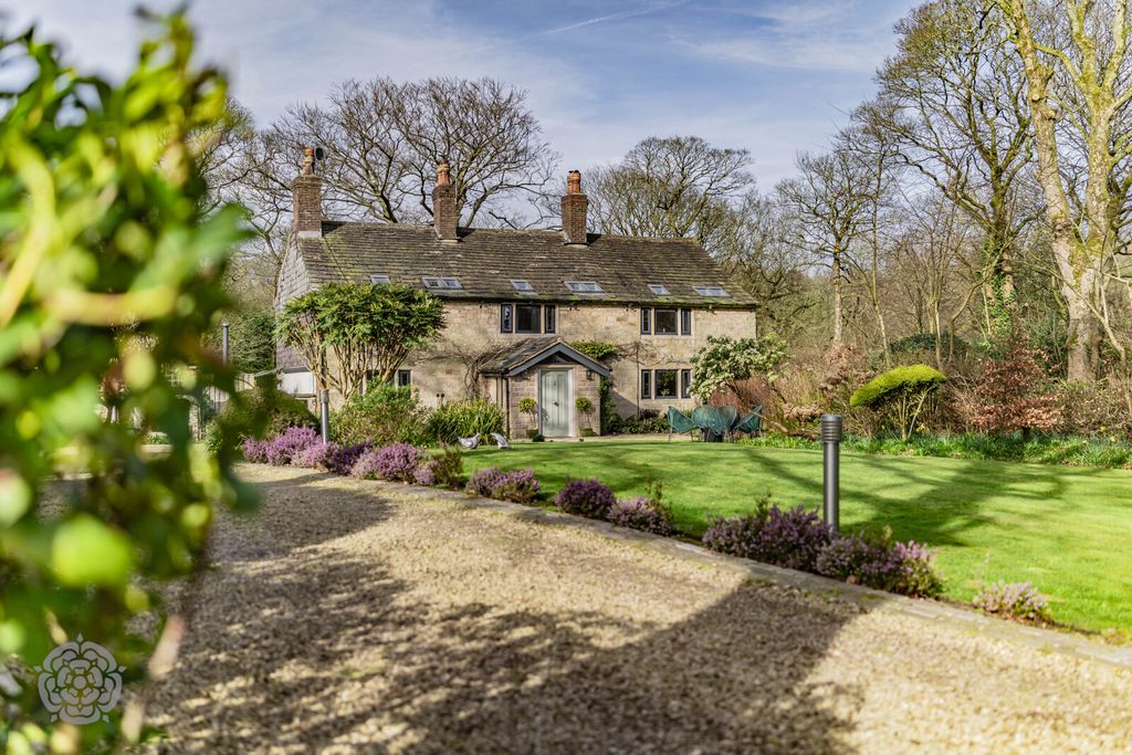 Property photo 1 of 40 Picture No. 04